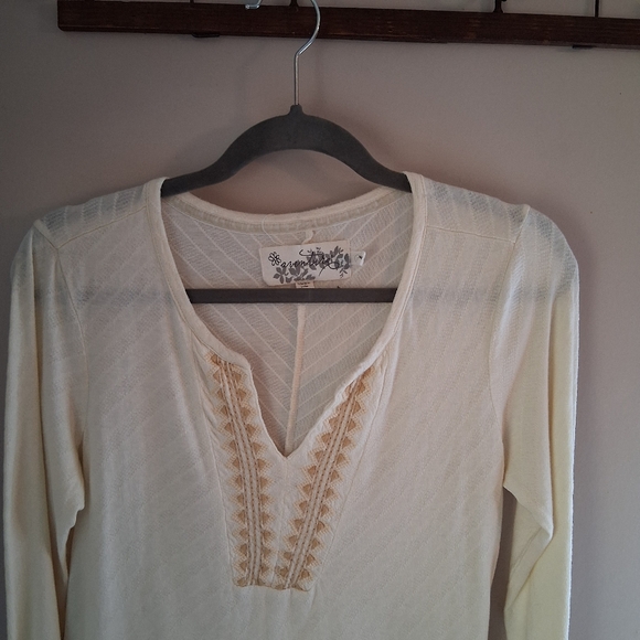 Aventura Cream Long Sleeve Embroidered Organic Cotton Blend Tee - Picture 3 of 12